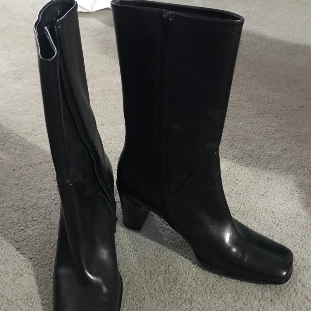 Heel boots